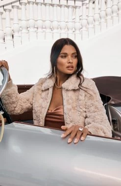 Suzanne Faux Fur Jacket 15 Suzanne Faux Fur Jacket -Chic Outfit Shop 21 11 04 LOOK 04 0167 2