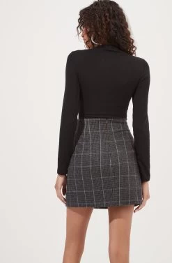 Audrey Plaid Mini Skirt -Chic Outfit Shop ACS9074C CHARCOALPLAID 3