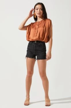 Naoko Pleated Sleeveless Top -Chic Outfit Shop ACT16679 CIDER 1