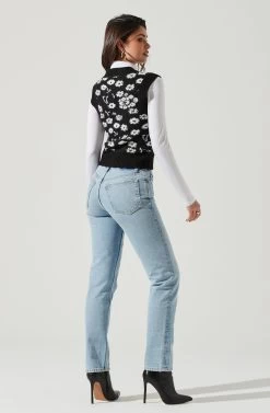 Primrose V Neck Sweater Vest 11 Primrose V Neck Sweater Vest -Chic Outfit Shop ACT16821JC BLACKWHITEFLORAL 0854