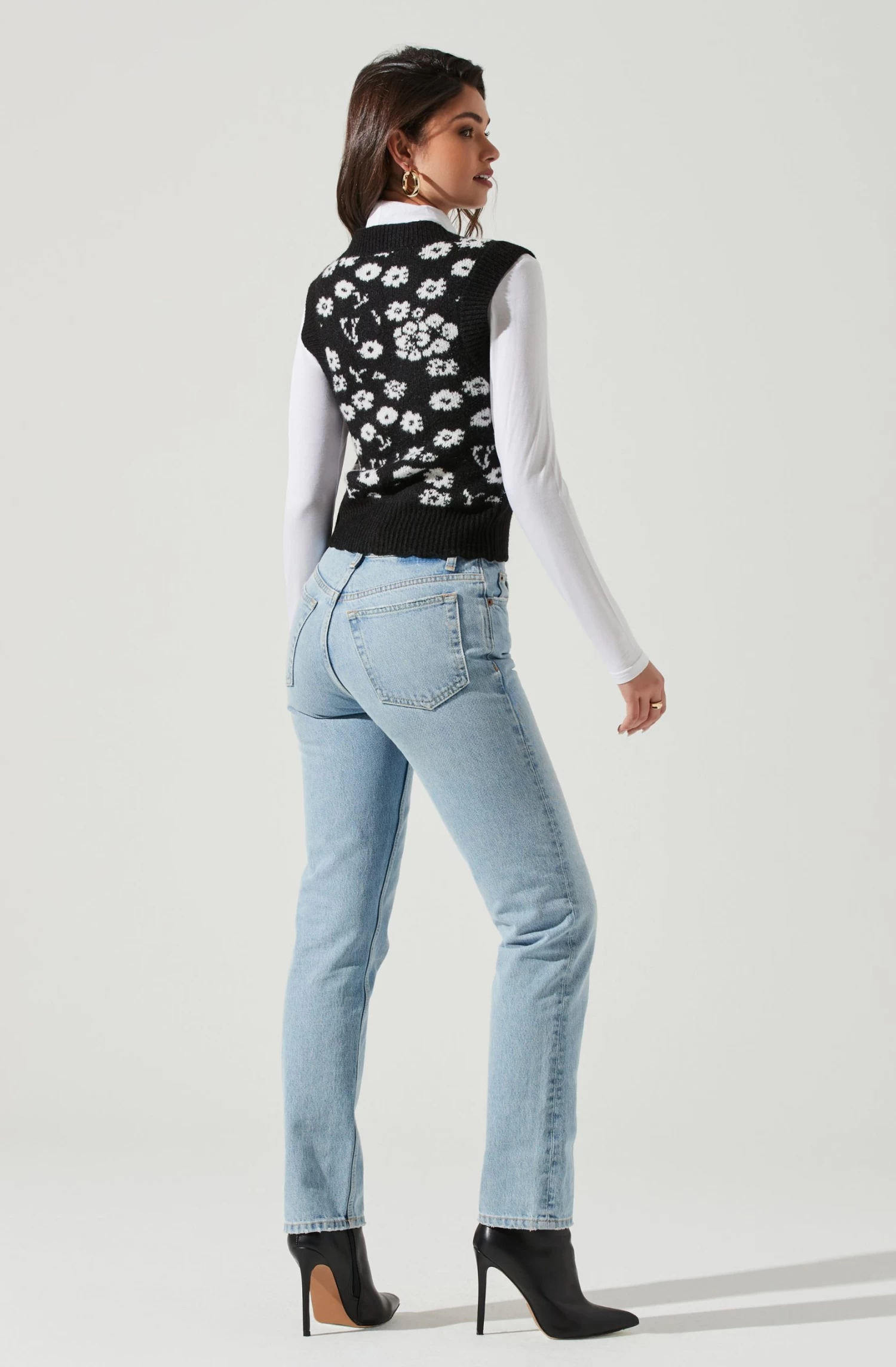 Primrose V Neck Sweater Vest 6 Primrose V Neck Sweater Vest - Image 4