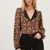 Lula Floral Contrast Collar Top -Chic Outfit Shop ACT16863 BROWNBLACKFLORAL 6