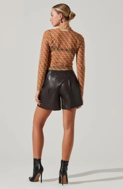 Wilma Faux Leather Shorts -Chic Outfit Shop ACT17338M MUSTARDCREAMGEO 5 e94da21f 224a 4c2c 8ec0 cbffea15c14b