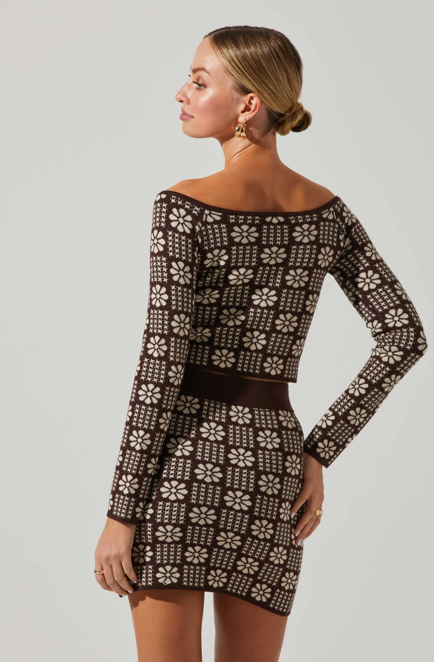 Freja Floral Off Shoulder Crop Sweater 6 Freja Floral Off Shoulder Crop Sweater - Image 4