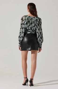 Pernilla Pleated Floral Puff Sleeve Top -Chic Outfit Shop ACT17858 BLACKFLORAL 5