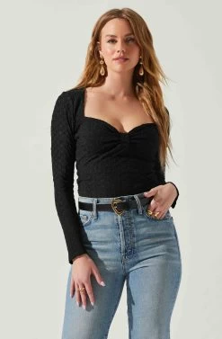 Ren Textured Sweetheart Long Sleeve Top