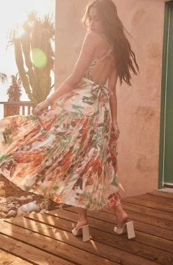 Almina Floral Pleated Midi Dress 13 Almina Floral Pleated Midi Dress -Chic Outfit Shop ASTR SUMMER23 2331 e0db5934 b433 44ee 9d43 abea78ff2c31