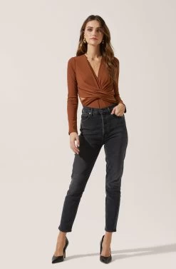 Long Sleeve Side Cutout Bodysuit -Chic Outfit Shop AT15120 BROWN 1