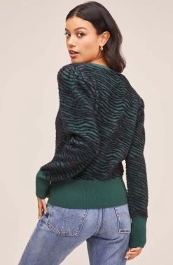 Tiger Pullover Sweater -Chic Outfit Shop AT15617 HUNTER GREEN 4