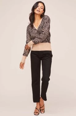 Tiger Pullover Sweater -Chic Outfit Shop AT15617 TAUPE 1