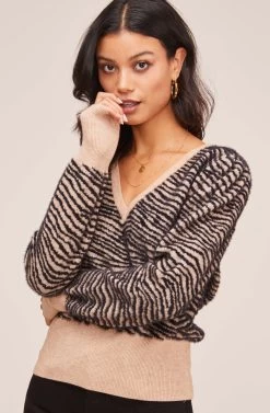 Tiger Pullover Sweater -Chic Outfit Shop AT15617 TAUPE 2