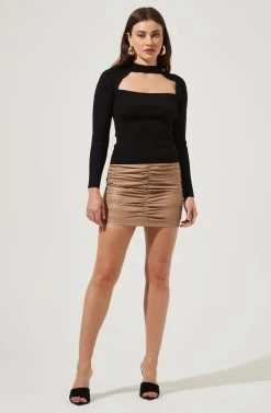 Cut Out Square-Neck Top 17 Cut Out Square-Neck Top -Chic Outfit Shop AT16556 BLACK 1