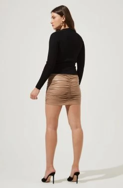 Cut Out Square-Neck Top 16 Cut Out Square-Neck Top -Chic Outfit Shop AT16556 BLACK 3