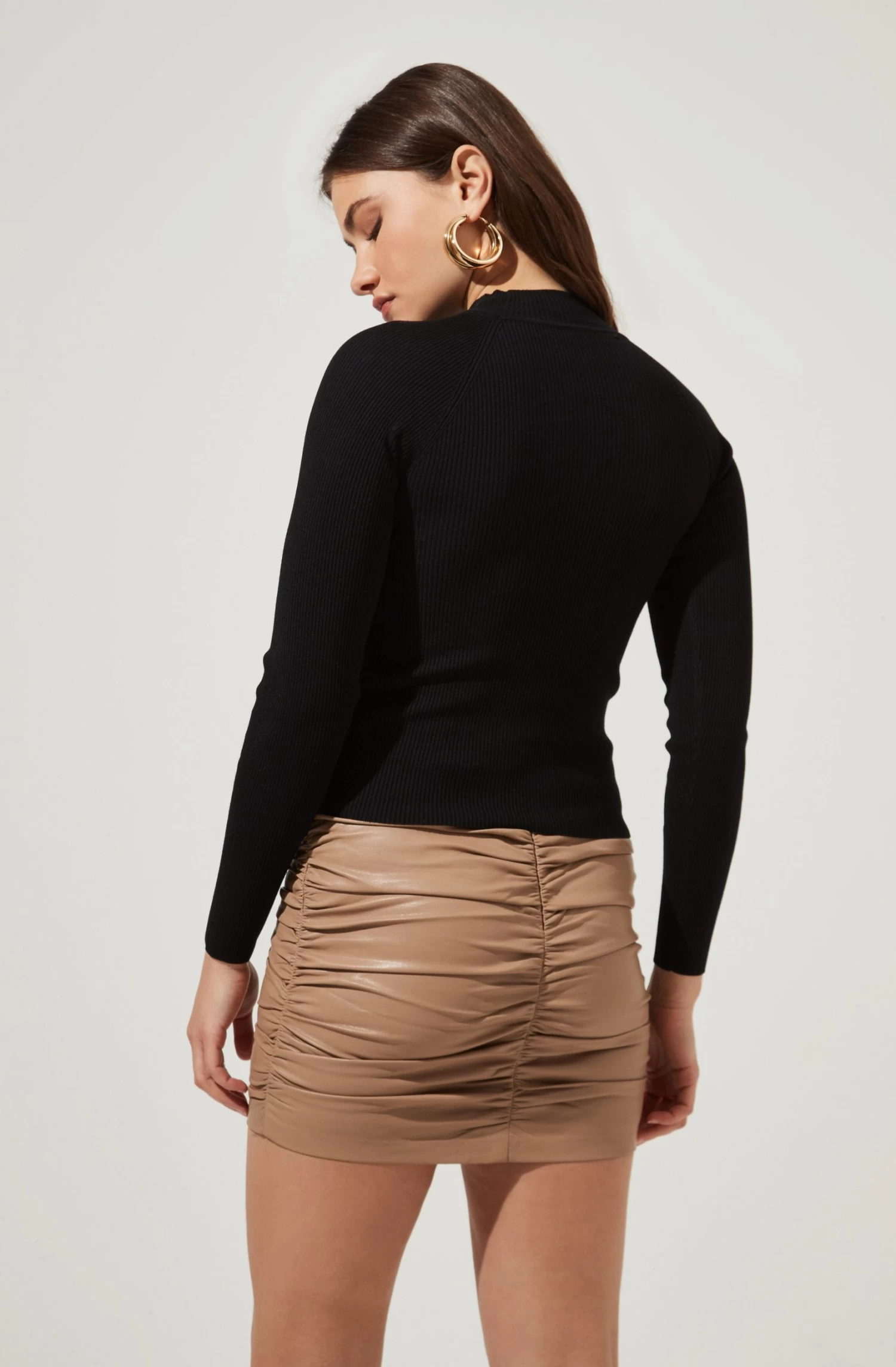 Cut Out Square-Neck Top 8 Cut Out Square-Neck Top - Image 6