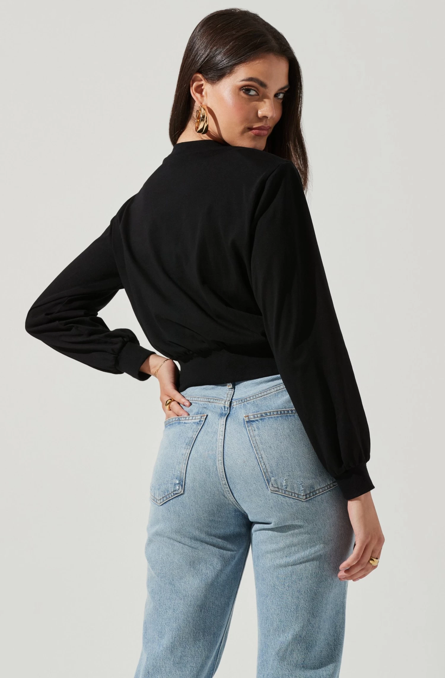 Volume Shoulder Sweatshirt 6 Volume Shoulder Sweatshirt - Image 4