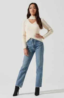 Mock Neck Cross Front Sweater 35 Mock Neck Cross Front Sweater -Chic Outfit Shop AT17003 CREAM 1084