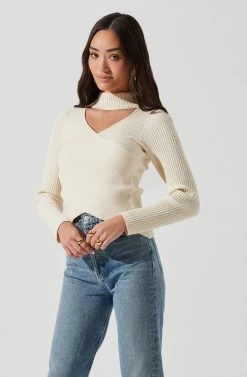 Mock Neck Cross Front Sweater 34 Mock Neck Cross Front Sweater -Chic Outfit Shop AT17003 CREAM 1094