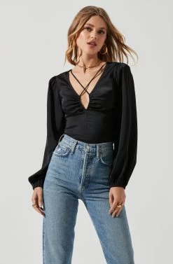 Key Hole Cutout Long Sleeve Top 31 Key Hole Cutout Long Sleeve Top -Chic Outfit Shop AT17111 BLACK 0884