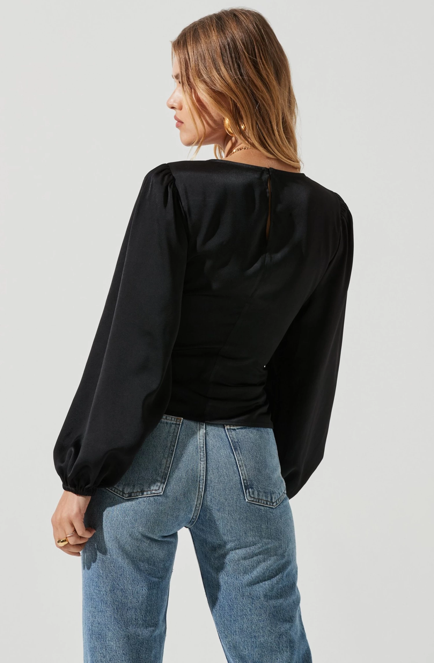Key Hole Cutout Long Sleeve Top 14 Key Hole Cutout Long Sleeve Top - Image 12
