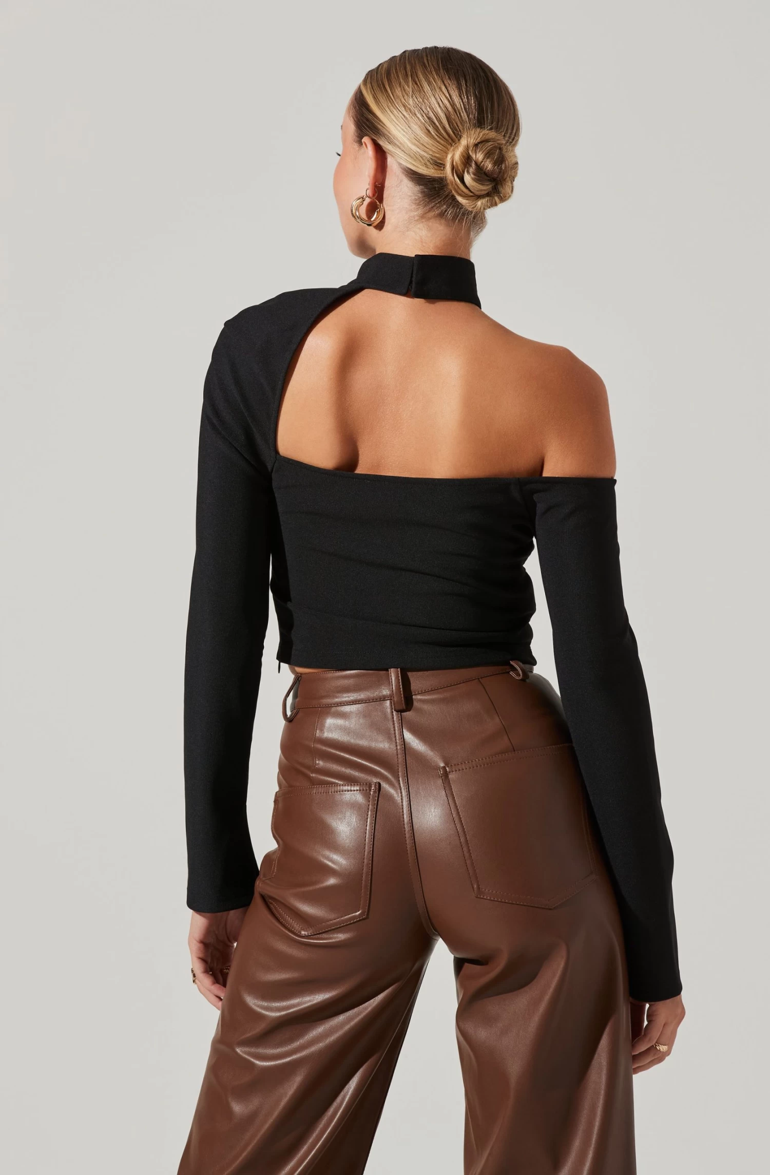 Cutout Turtle Neck Sweater 6 Cutout Turtle Neck Sweater - Image 4