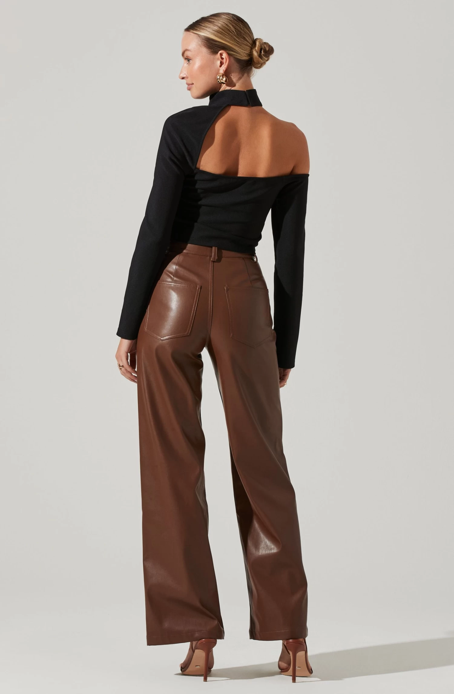 Cutout Turtle Neck Sweater 5 Cutout Turtle Neck Sweater - Image 3