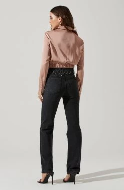 Sutton Satin Button Up Crop Top 26 Sutton Satin Button Up Crop Top -Chic Outfit Shop AT17617 BLUSH 4