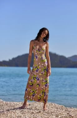 Colette Floral Satin Cutout Midi Dress -Chic Outfit Shop LeniAliStudios ASTR WhitsundaysLENIALISTUDIOS 20220329 ASTR WALLCANDY 34 10237